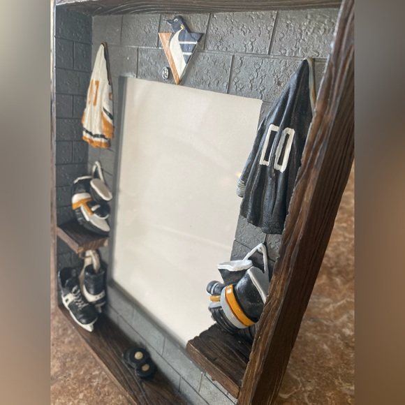 Pittsburgh Penguins 1990s 3D Picture Frame. - Picture 4 of 10